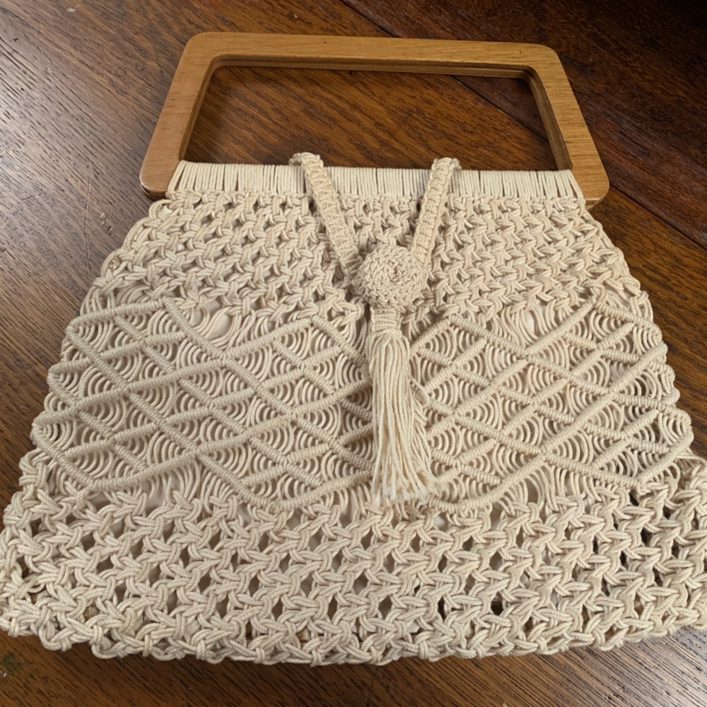 Vintage 80s Boho style Cream Macramé Crotchet Purse Bag Wood Handle
